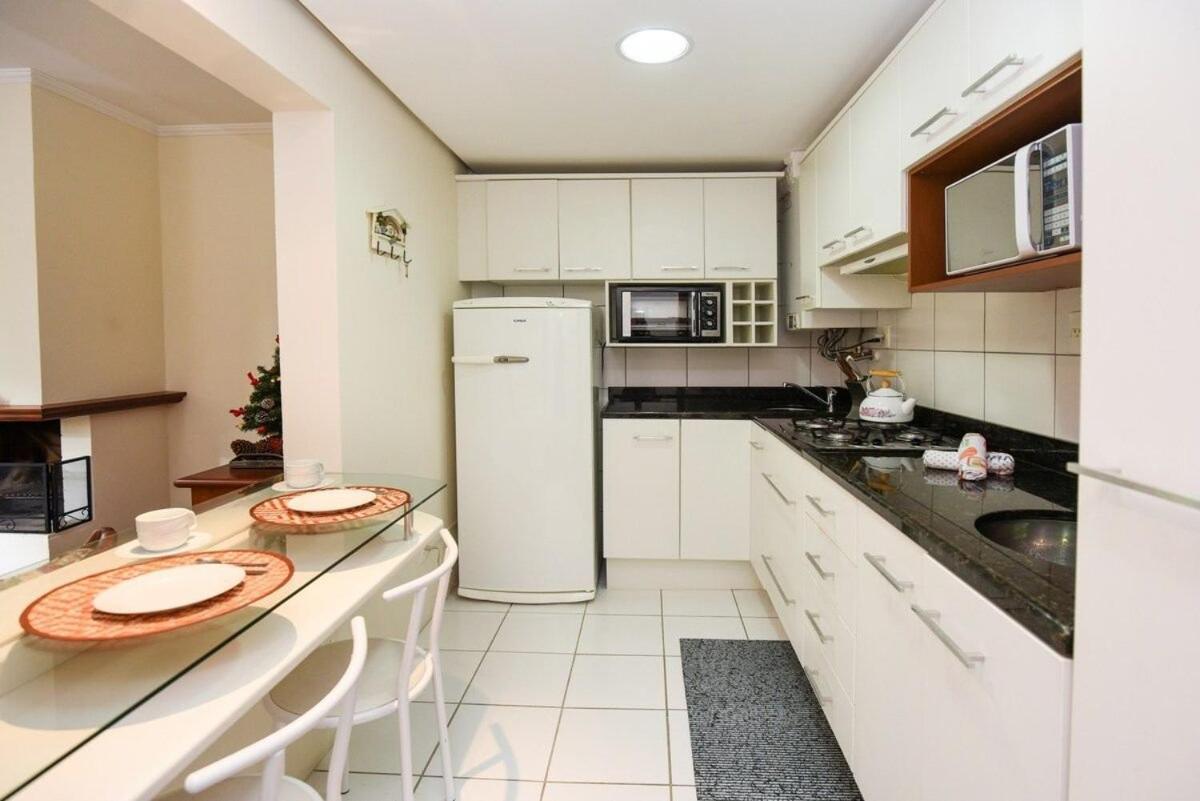 Rosa Edificio Bavaria Apartment Gramado Bagian luar foto